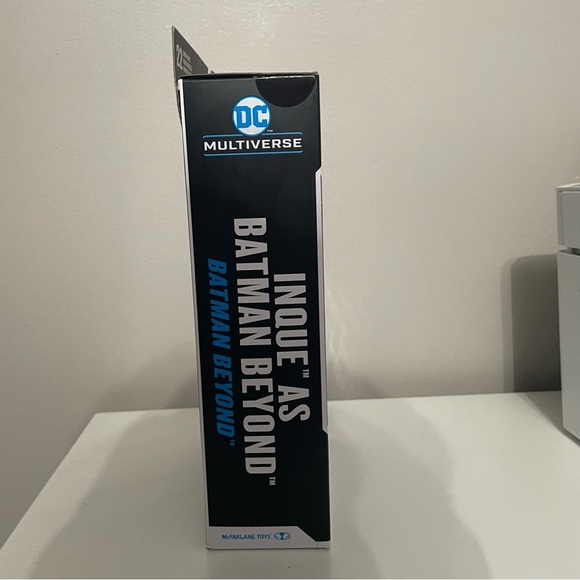 McFarlane DC Multiverse INQUE AS BATMAN BEYOND - Picture 3 of 5